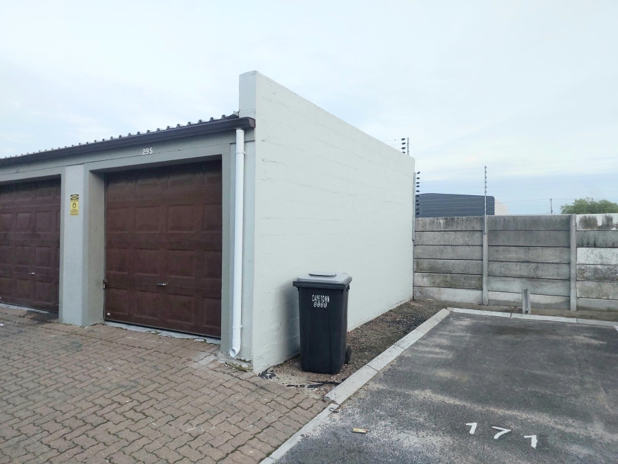 1 Bedroom Property for Sale in Sanlamhof Western Cape